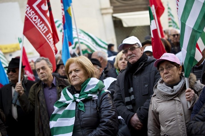 pensionati-manifestazione-_