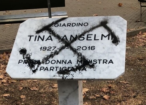 Tina Anselmi-sfregio
