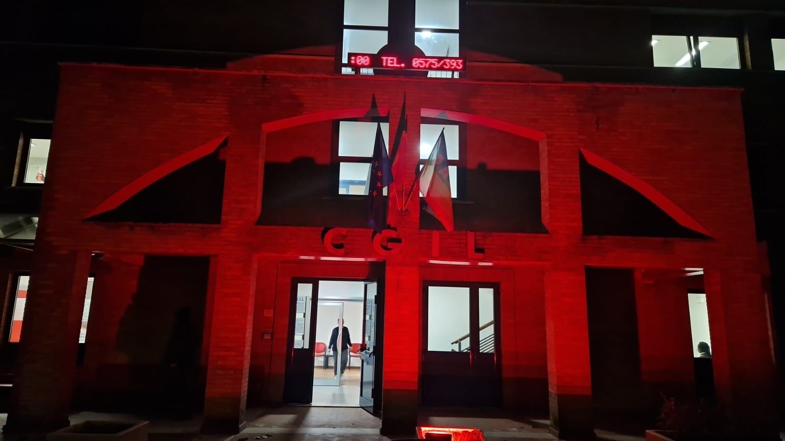 cgil illuminazione rossa